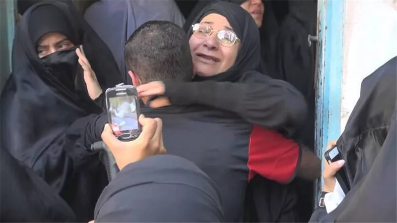 قصة فاطمة التي احتضنت ابنها لتحميه من «هجوم العريش».. أنقذته واستشهدت