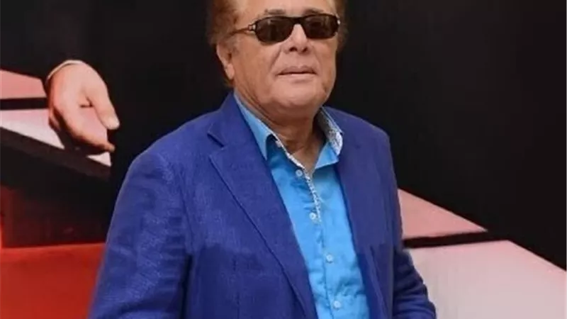 محمود عبد العزيز و فيديو نادر وضحك هيستري مع عزت ابو عوف والهام شاهيين
