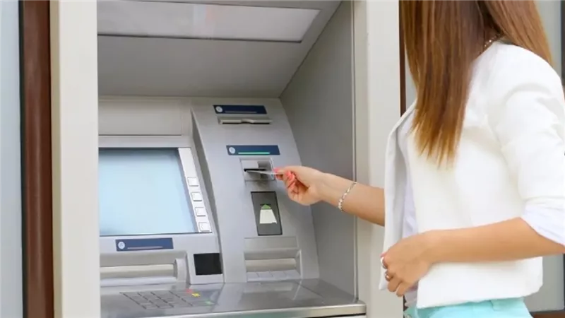 عشان تعمل حسابك . .  بنوك مصرية تعلن رفع رسوم هذه الخدمات المصرفية