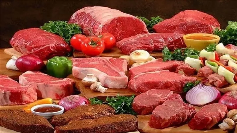 سعر اللحوم بجميع المنافذ بعد تراجع أسعارها اليوم الأربعاء 