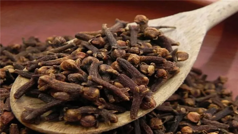  طلع كنز واحنا منعرفش.. لن تتوقع ما يفعله تناول القرنفل يوميا بقلبك ودماغك مفاجأة