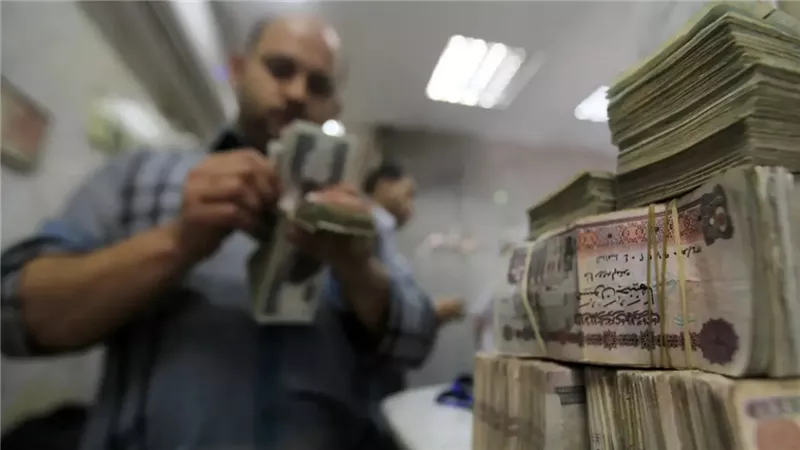 الناس بتتخانق عليها .. روح بسرعه اقبض ارباح بالكوم من أعلي شهادات ادخار يطرحها البنك التجاري الدولي 