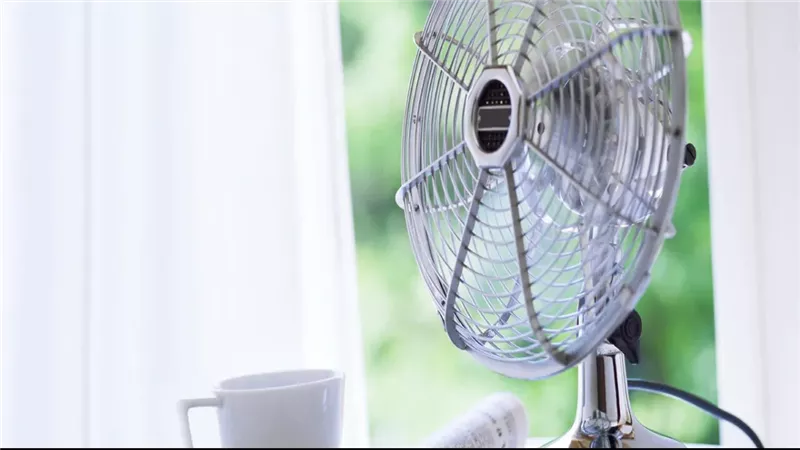بديل التكييف للغلابة شاهد كيف اخترع شاب بديل قوي للتكييف ؟