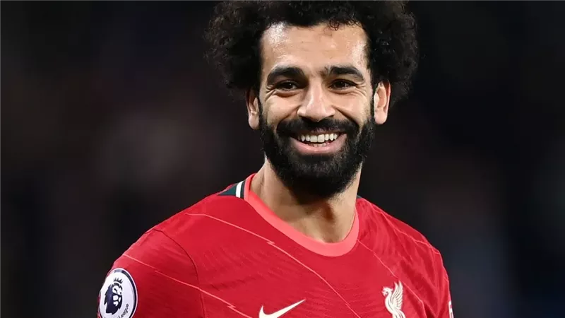  محمد صلاح يثير الجدل بعد ظهوره بقميص فريق إسباني ايه الحكايه