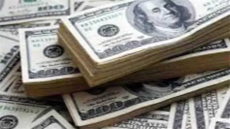 تغييرات جديدة فى أسعار الدولار ماذا يحدث داخل البنوك 