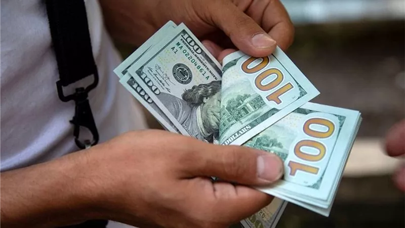 انخفاض مفاجئ ل الدولار امام الجنيه داخل البنوك المصرية بمنتصف تعاملات اليوم