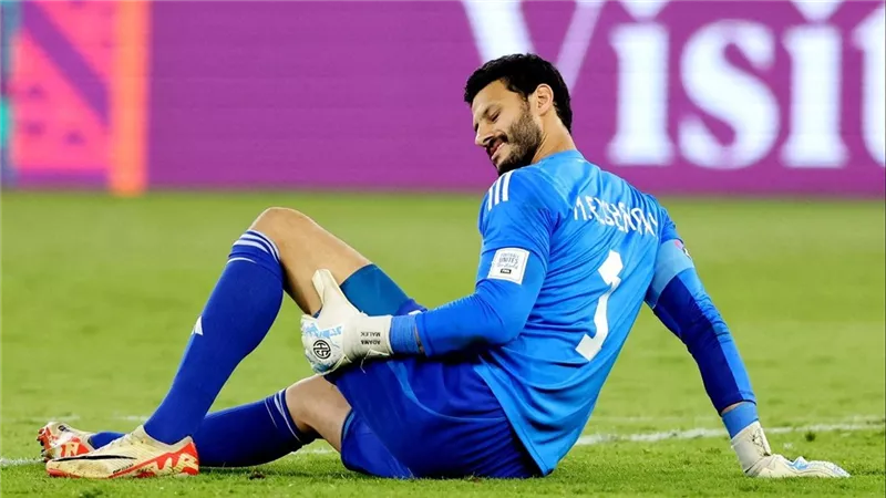 السر وراء غياب محمد الشناوي كل هذه الفترة عن النادي الأهلي