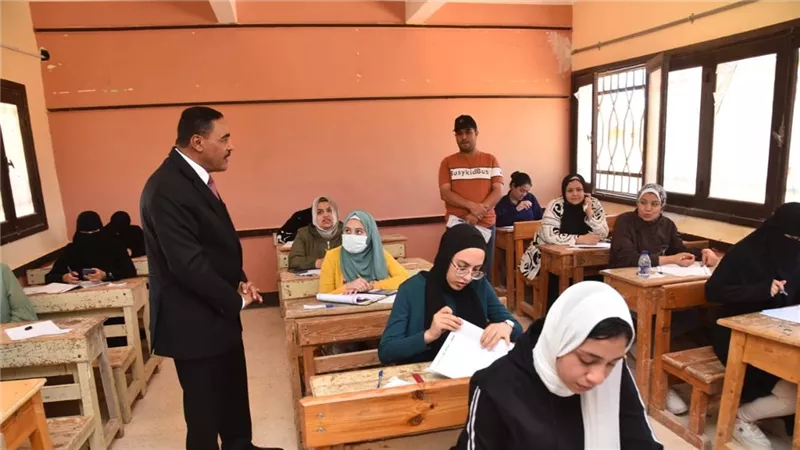 التعليم تصدر قرارات عاجلة بشأن امتحانات طلاب الثانوية 2025 ممن تغيبوا عن المدارس