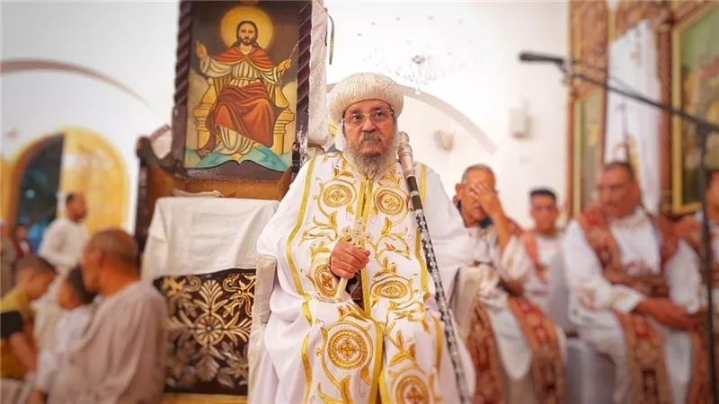 أجراس وترانيم الكنائس تغرد في سماء القاهرة اليوم .. الكاتدرائية الأسقفية تعلن بدء قداس عيد الميلاد المجيد