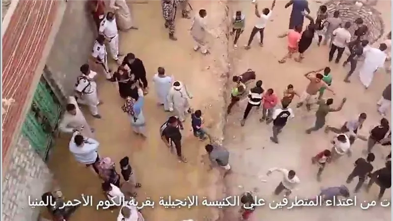 نتقدم بالاعتذار جلسة صلح بين العائلات القبطية والمسلمة بالكوم الأحمر بالمنيا