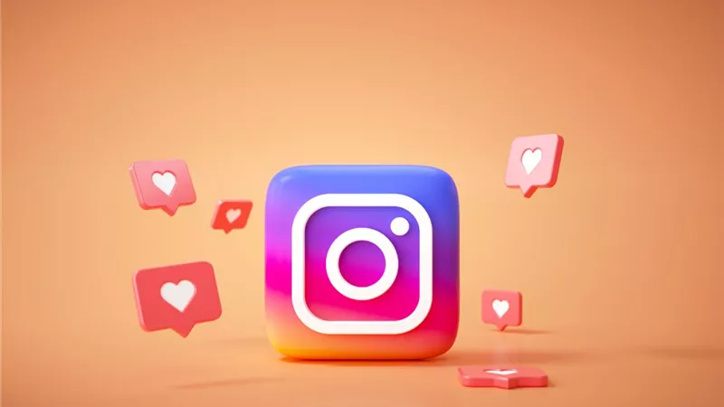 ممثلة مشهورة تنشئ حساب على انستجرام حتى تسب منتقديها بشكل جنوني