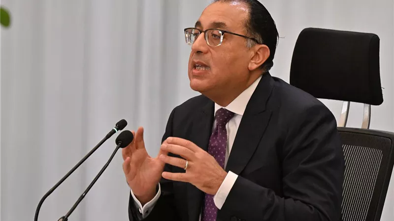 الحكومة تعلن للمواطنين تفاصيل زيادة المرتبات والمعاشات بـ الموازنة الجديدة