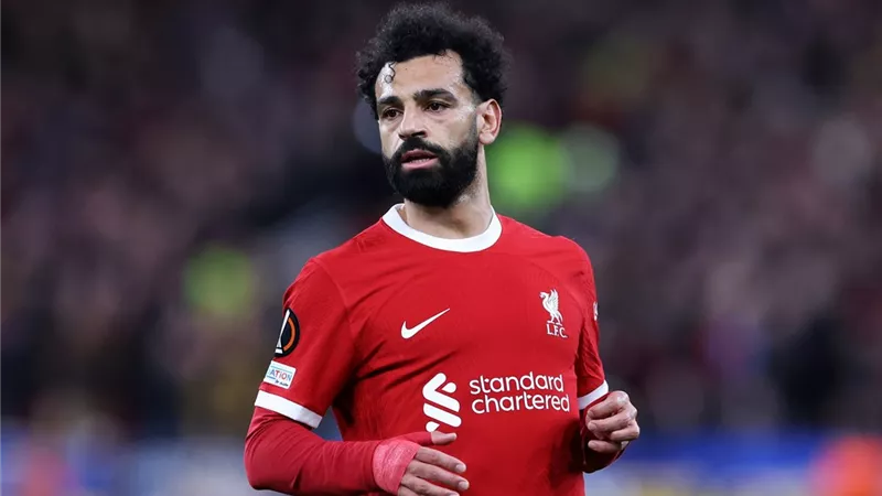 4 من عمالقة أوروبا يتصارعون على ضم محمد صلاح بعد كشف موقفه من الرحيل عن ليفربول