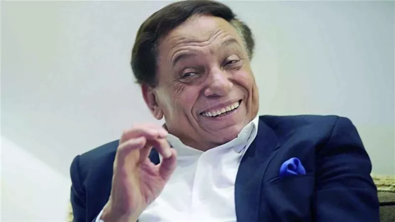 تطورات جديدة في صحة عادل إمام يكشفها أحمد السقا للجماهير المصرية والعربية