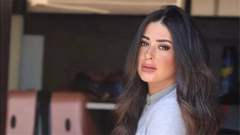 بإطلالة صيفية ساحرة .. ميرنا نور الدين جننت متابعيها بتألق وجاذبية بأحدث ظهور