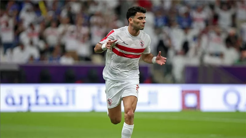 زيزو لاعب الزمالك يلبي طلب طفل صغير في موقف إنساني رائع ومبكي