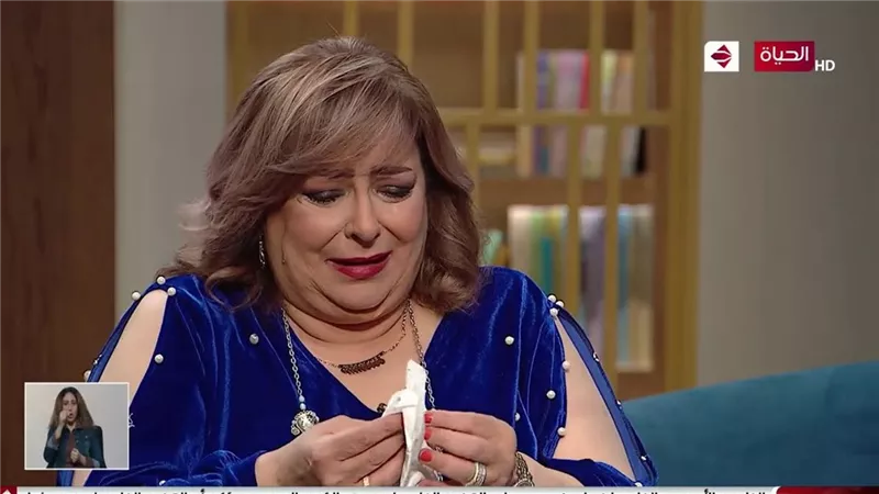 زوجة أحمد عدوية وسر انهيارها وبكاءها فى اخر ظهور مع الليثى