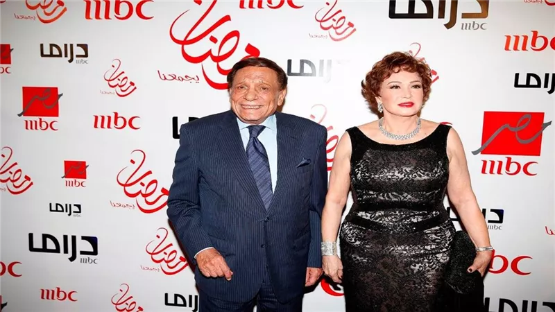 وصلة غزل وحب بين لبلبة وعادل إمام تذكرنا بالزمن الجميل وأيام السبعينيات
