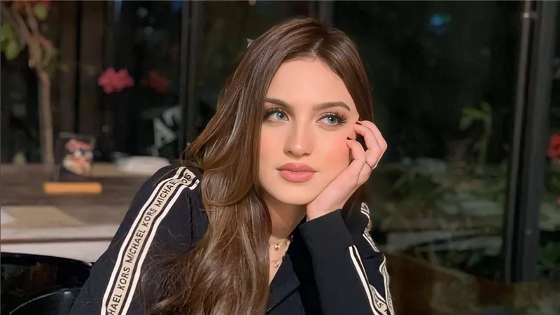ياسمين عز توجه رسالة دعم غريبة من نوعها لطالبات الثانوية العامة