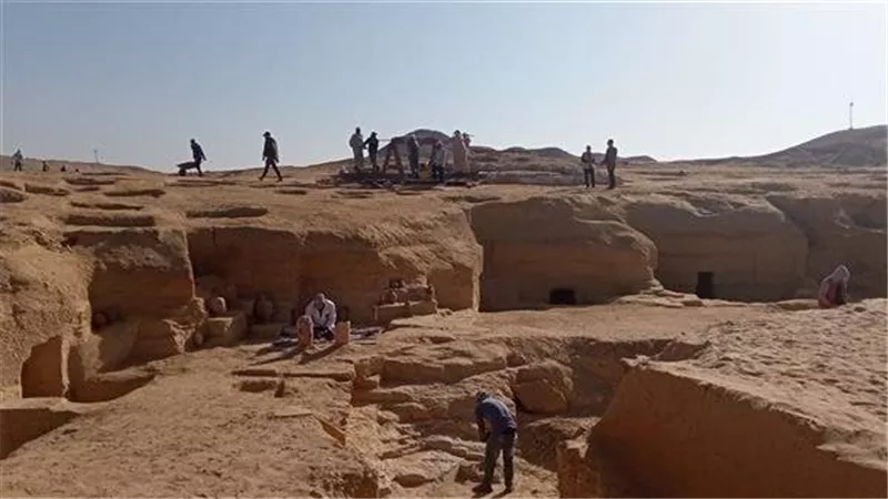 الباحثون يعلنوا عن اكتشاف مذهل بالقرب من الاهرامات يقلب المفاهيم رأسا على عقب
