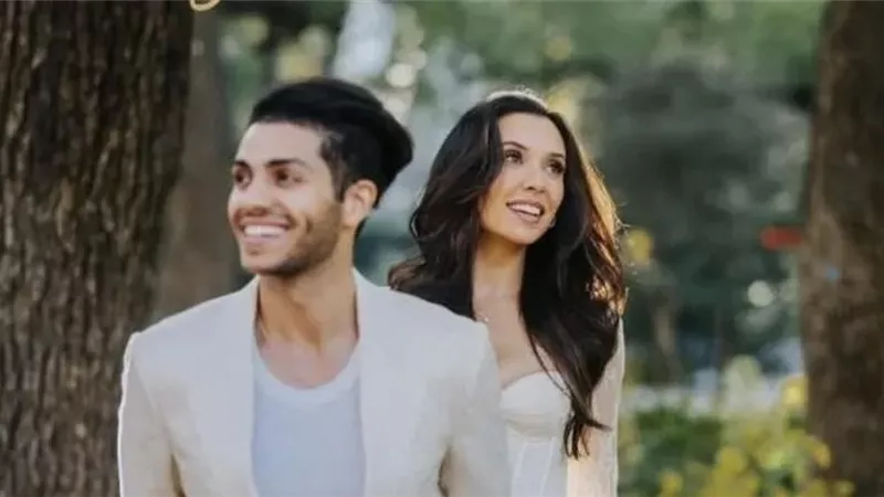 هل أكبر منه في السن .. مفاجأة عن عمر خطيبة مينا مسعود الهندية إميلي شاه 