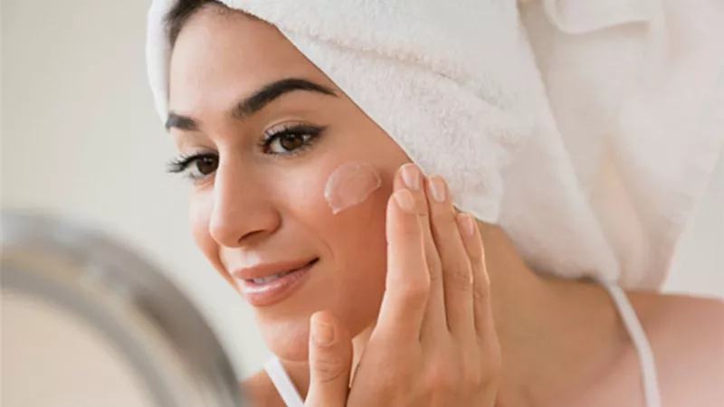 3 ماسكات طبيعيه و آمنة لإزالة شعر الوجه بسهولة.. أبرزها الزبادي والليمون