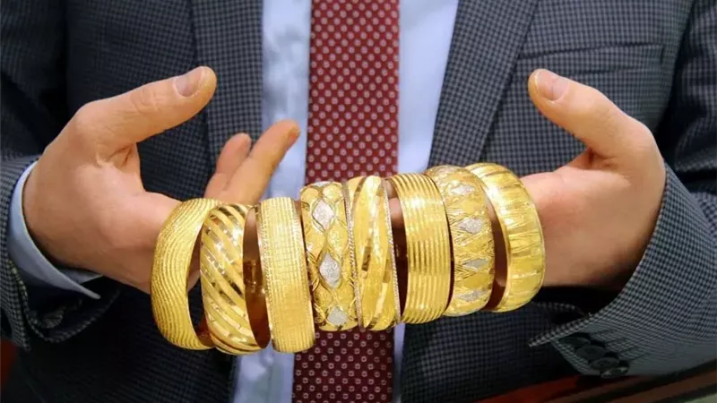 هتبيع والا هتشتري اعلان اسعار الذهب للبيع والشراء ومصنعية عيار 21  بالصاغة اليوم 