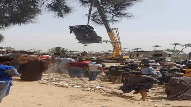 وردنا الأن   أول صور من حادث غرق ميكروباص معدية أبو غالب وأسماء الضحايا والمفقودين 