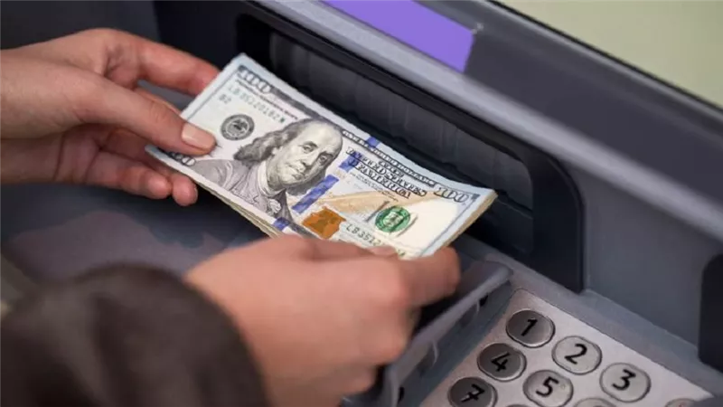 البنوك تعلن سعر صرف الدولار مقابل الجنيه المصري اليوم ويعلن سقوطه في السوق السوداء 