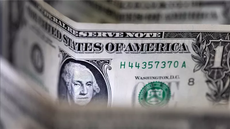 استقرار سعر الدولار مقابل الجنيه المصري اليوم بالبنوك ومفاجأة بالسوق السوداء قبل ساعات من اجتماع المركزي