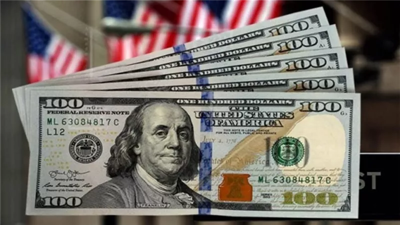 بعد الارتفاع المفاجئ  ماذا حدث لسعر الدولار في 9 بنوك ببدايه تعاملات اليوم