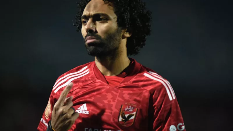 رد قوى من حسين الشحات بعد عرض شيكابالا حل أزمته مع الشيبى