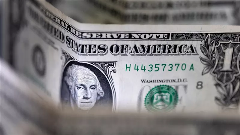 مفاجأة في سعر الدولار اليوم عقب ساعات من قرارات تثبيت الفائدة من البنك المركزي