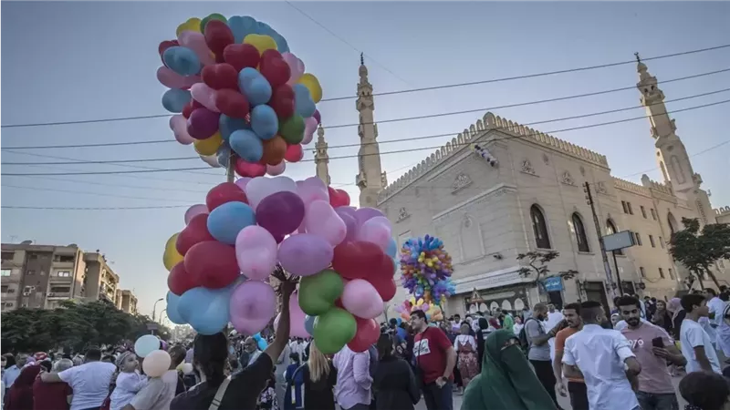 للموظفين والبنوك والمدارس .. موعد إجازة عيد الفطر والإجازات الرسمية المتبقية 2025 في مصر
