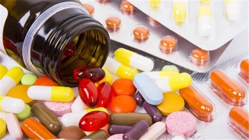 طبيب معروف يحذر من خطورة تناول هذه الأدوية من غير روشته...ويطالب المواطنين بتوخى الحذر