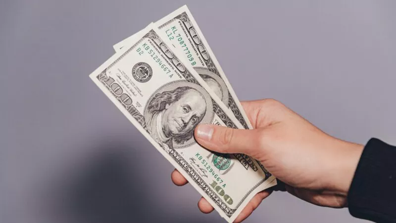 البنوك المصرية تكشف مفاجأة بشأن سعر صرف الدولار مقابل الجنيه خلال العطلات