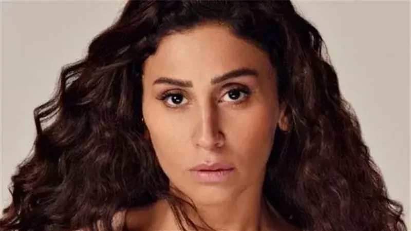 فستان دينا الشربيني يبهر الجميع بسعره وتصميمه في زفاف ياسمين رئيس