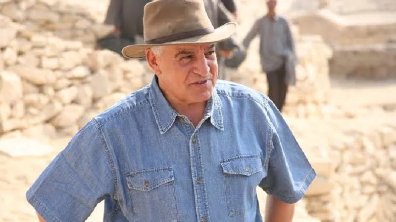 مين سيدنا موسى .. زاهي حواس يثير جدل كبير حول وجود بني إسرائيل ما القصة ؟ 