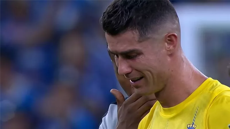كريستيانو رونالدو يلمّح لاعتزال كرة القدم خلال عام أو عامين: متى يودع الملاعب؟