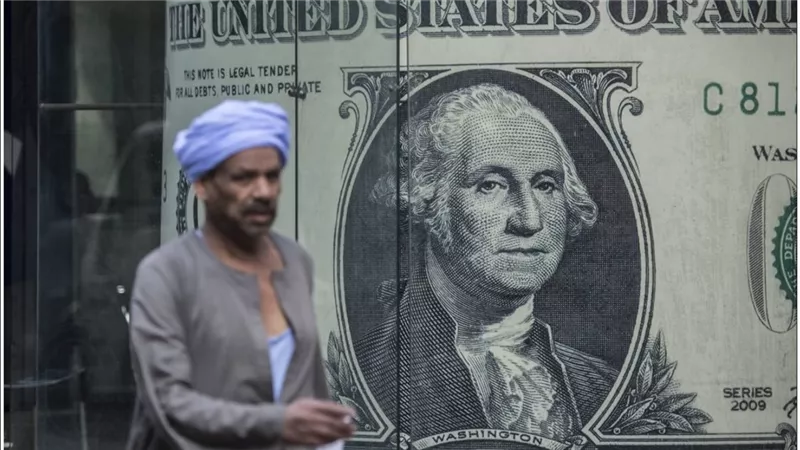 سعر الدولار اليوم فى البنوك والسوق السوداء مقابل الجنيه .. الـ 150 دولار أمريكي بكام مصري ؟