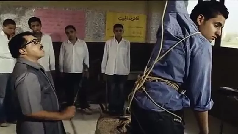العناية الإلهية تنقذ بطل فيلم رمضان مبروك من حادث خارج مصر ونقله للمستشفى صور