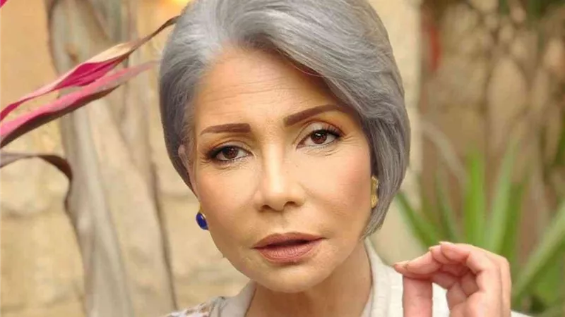 سوسن بدر توجه رسالة للبابا تواضروس الثاني والشركة المتحدة بعد تكريمها