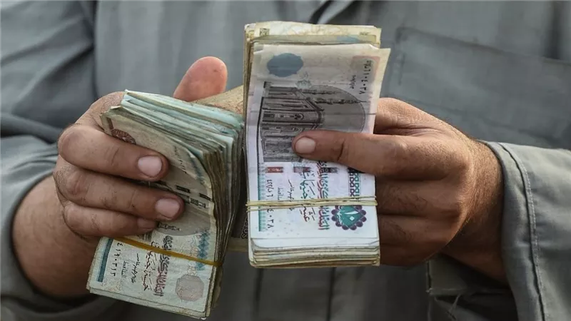هل يتم صرف العلاوات الخمسة على معاشات يوليو المقبلة؟ توضيح هام