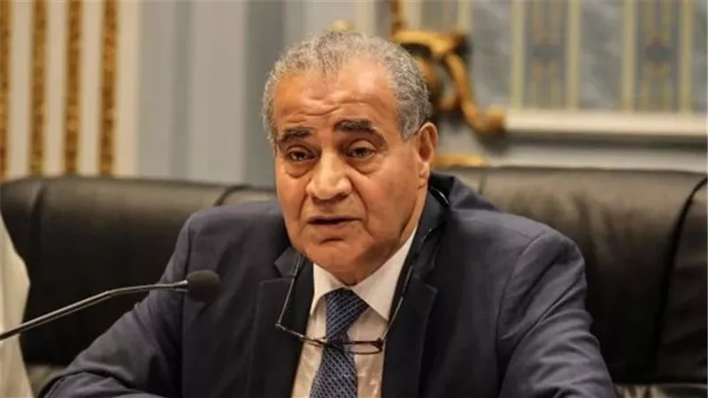 وزير التموين السابق يعلن إصابته بالسرطان - شاهد بالفيديو والصور ما حدث للدكتور علي مصيلحي بعد خضوعه للعلاج بالكيماوي 