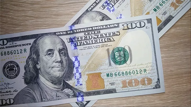 سعر الدولار مقابل الجنيه المصري اليوم بالبنوك والسوق السوداء .. هتغير 10 دولار بكام جنيه النهاردة ؟