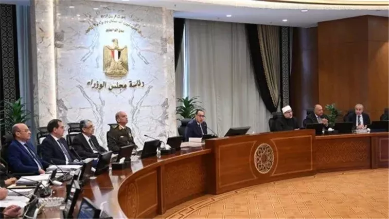 منها وزارات سيادية.. كواليس مفاجأة في التشكيل الوزاري الجديد وهذا مصير وزير التموين