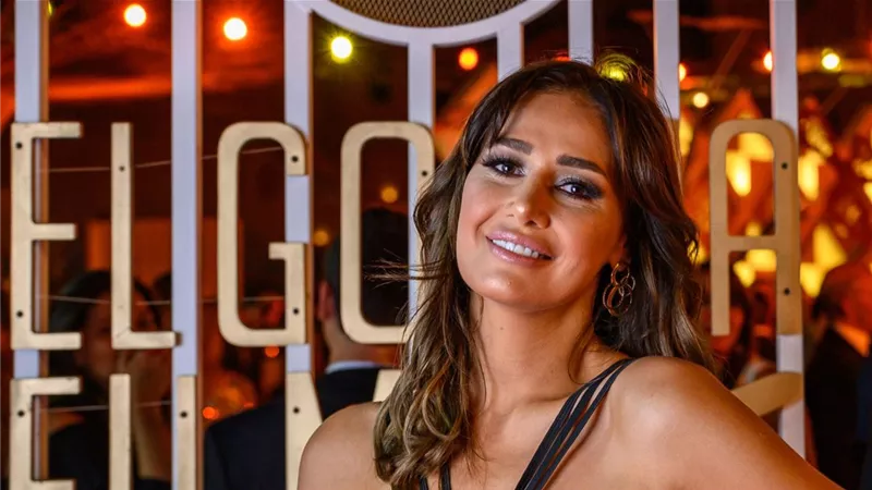 أول تعليق من والد حلا شيحة بعد تصدرها التريند بصورة مثيرة مع أحمد سعد