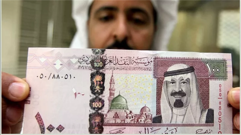 سعر الريال السعودي اليوم مقابل الجنيه المصري بالبنوك .. 300 ريال بكام النهاردة في السوق السوداء ؟