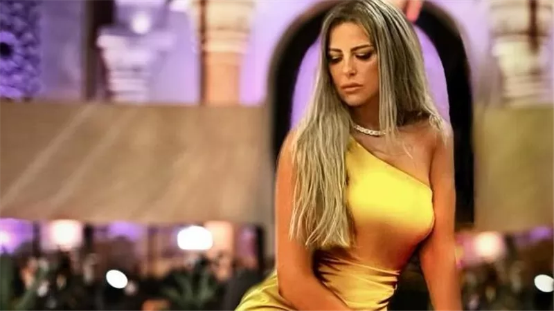 إطلالة أوروبية تطل بها النجمة ريم مصطفى وأنوثة طاغية مصحوبة بجمال راقي