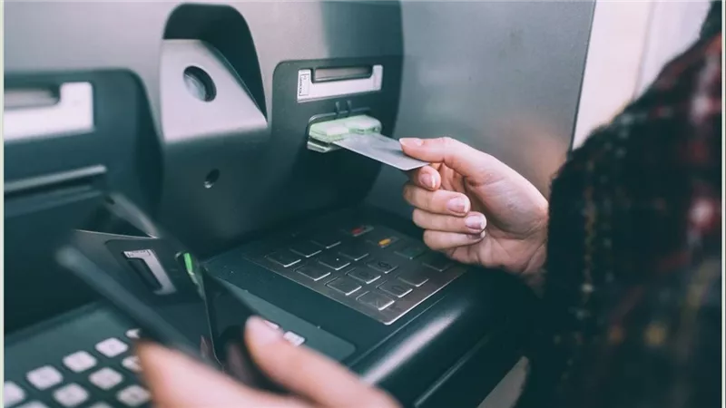 أزرار ماكينات ATM المعدنية والرقم السري.. سبب أمني يتجاوز المتانة وتحمل الاستخدام